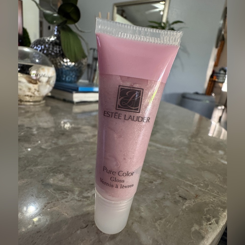 ESTÉE LAUDER
Pure Color
Gloss
Vermis a levres
23 Star pink